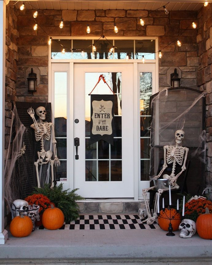 Diy Halloween Porch Decorations
 Best 25 Halloween front porches ideas on Pinterest