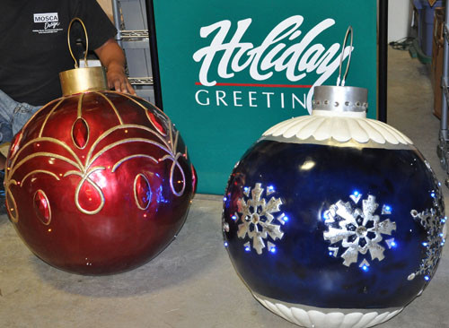 DIY Huge Ball Christmas Ornaments
 mercial Giant Holiday Christmas Balls with Mosca Design