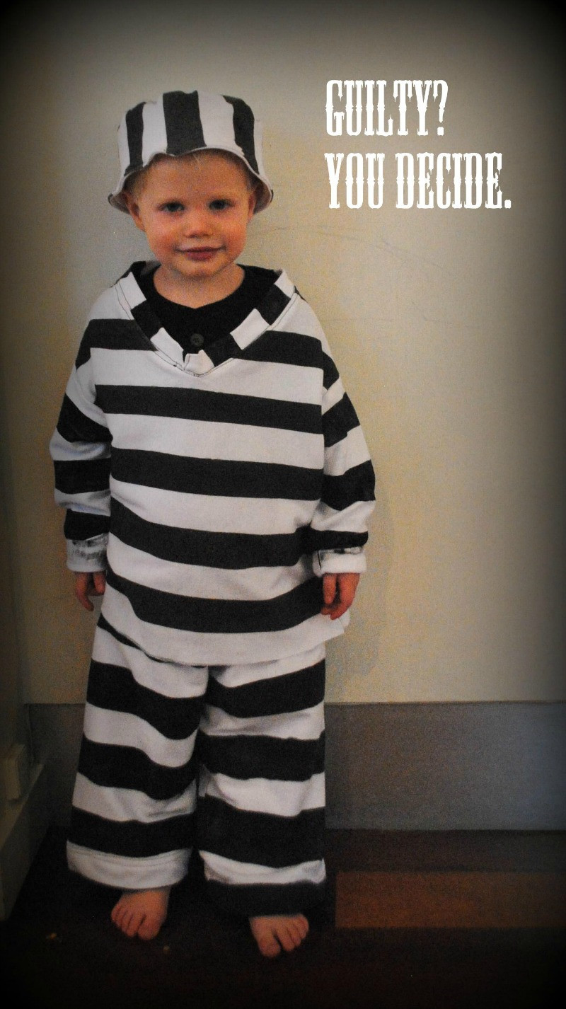 DIY Inmate Costume
 DIY Jailbird Costume Beatnik Kids