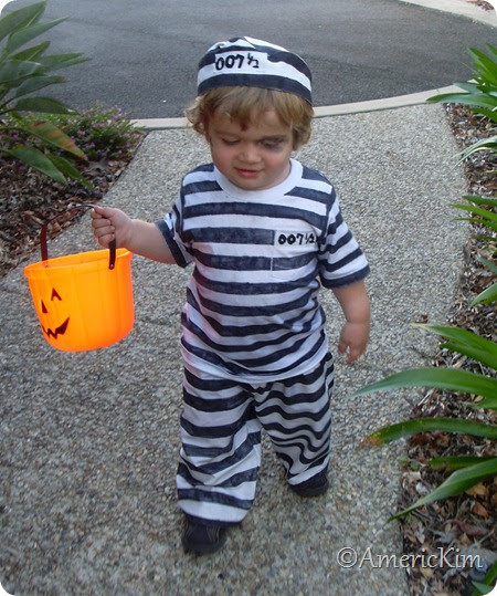 DIY Inmate Costume
 AmericKim s Home DIY Prison Convict Halloween Costume