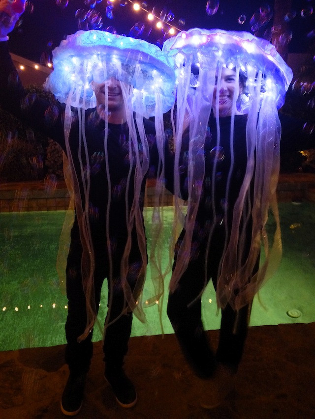 DIY Jellyfish Costume
 DIY Jellyfish Costume Glow in the Dark The Kattwalk