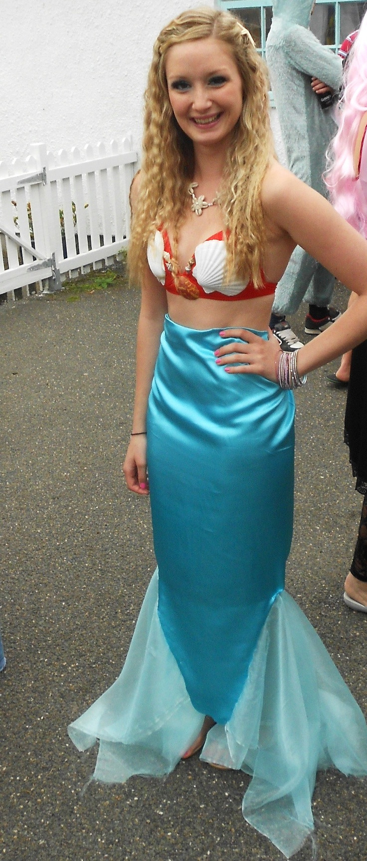 DIY Little Mermaid Costume
 Best 25 Diy mermaid costume ideas on Pinterest