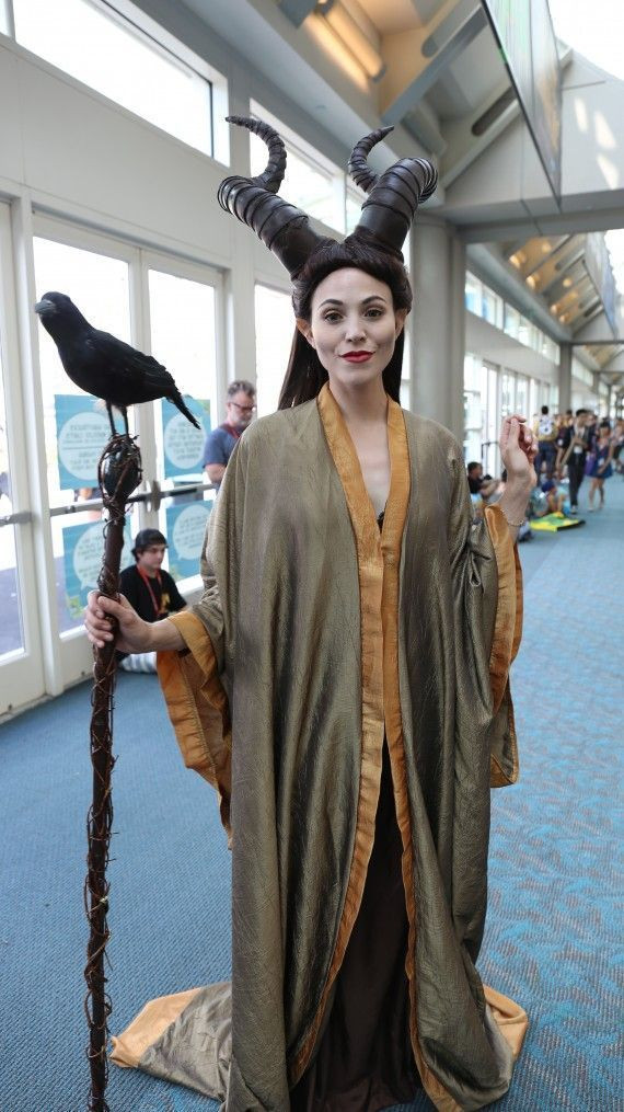 DIY Maleficent Costume
 ic Con 2014 Cosplay Maleficent