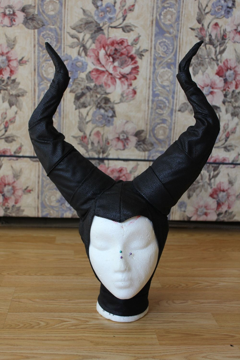 DIY Maleficent Costume
 DIY Maleficent Horns