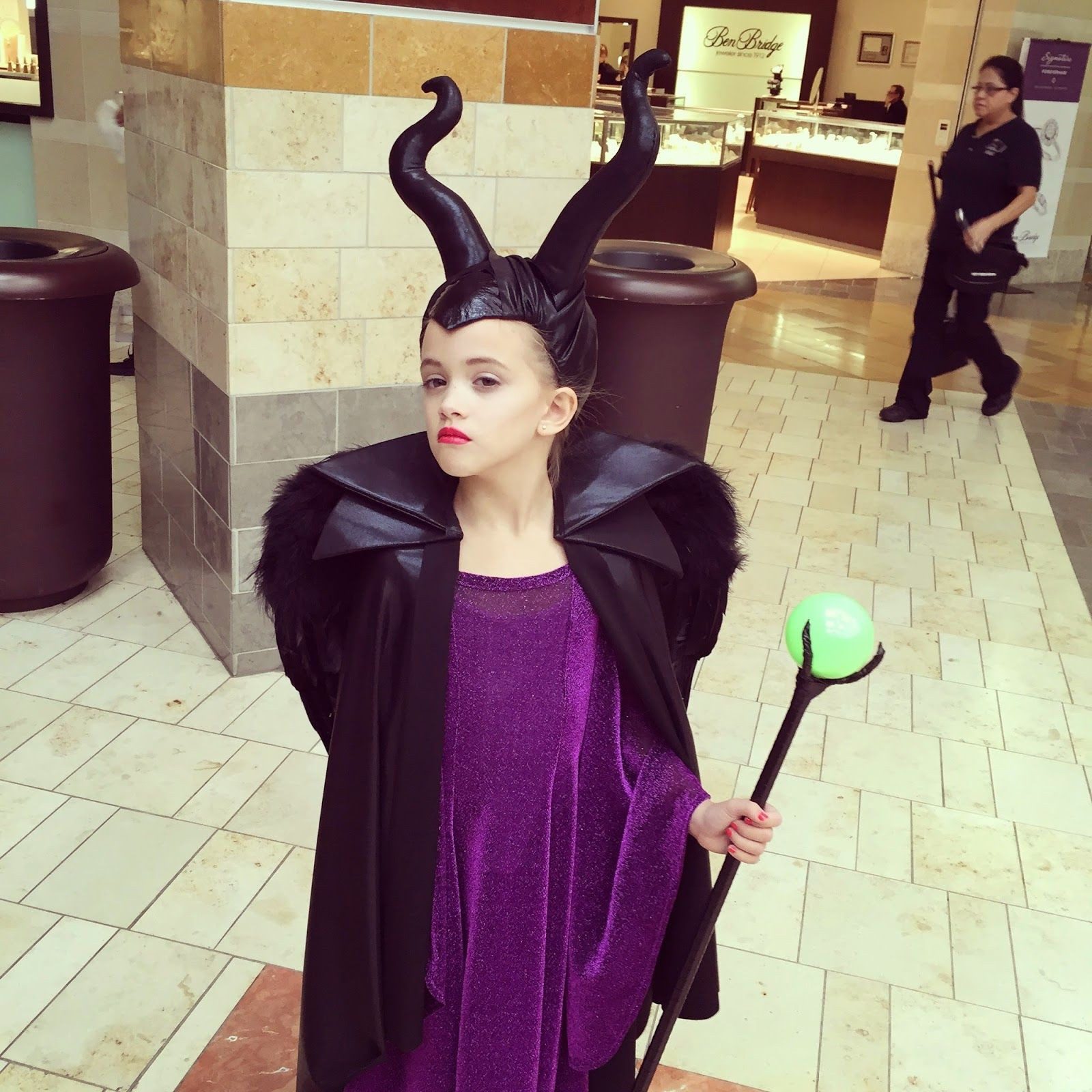 DIY Maleficent Costume
 Homemade Maleficent Costume DIY instructions and tips
