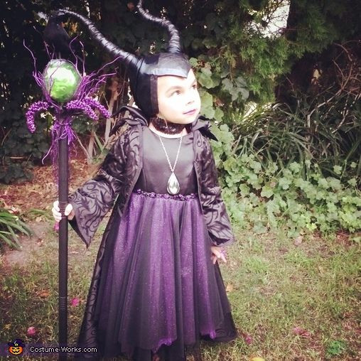 DIY Maleficent Costume
 Maleficent costume Homemade halloween costumes and
