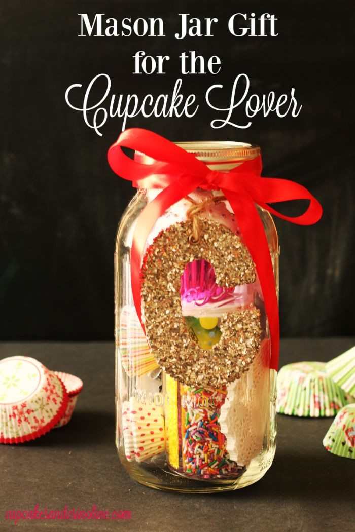 DIY Mason Jar Christmas Gifts
 Cupcake Lovers Mason Jar Christmas Gift DIY