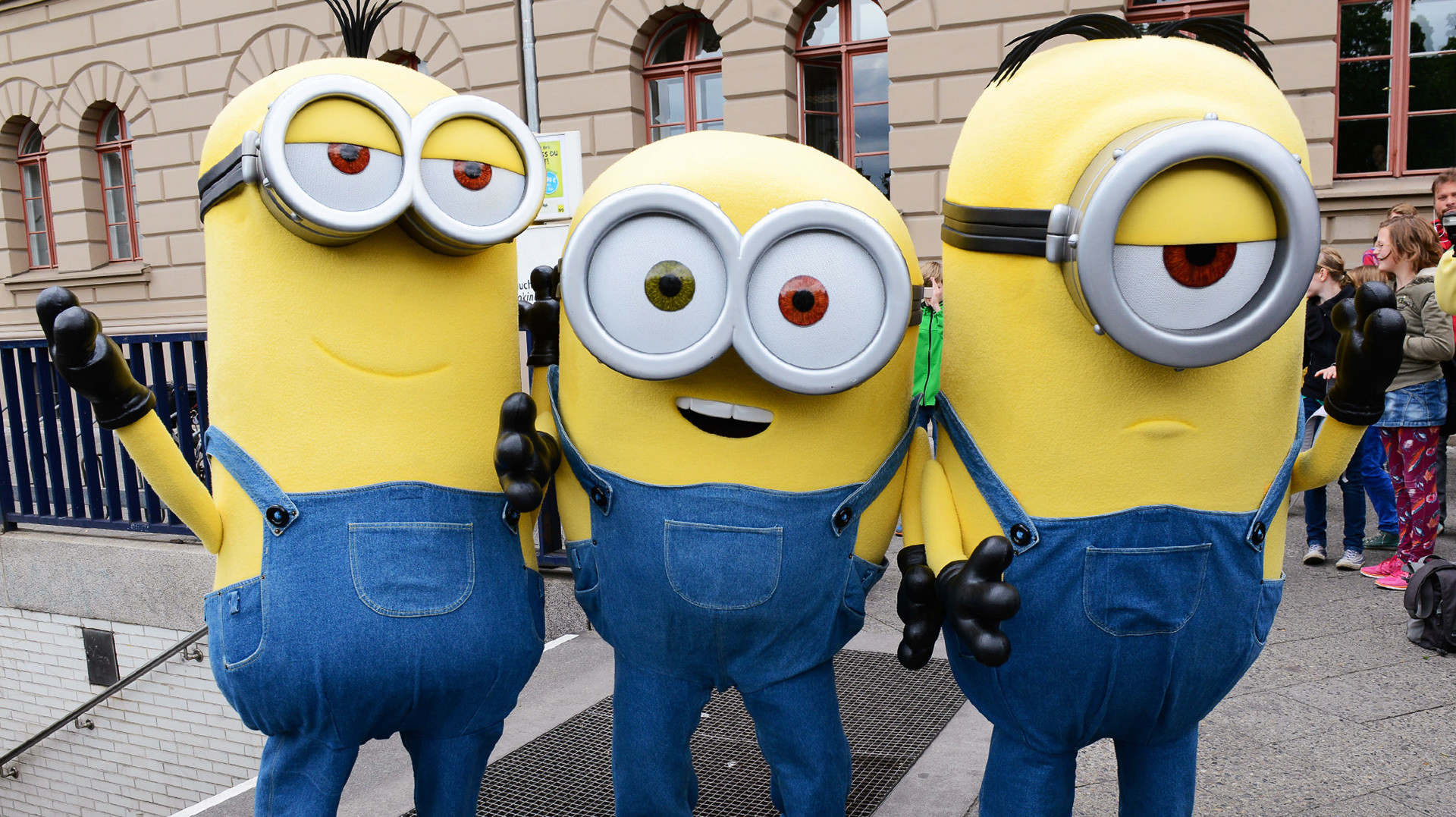 DIY Minion Costume
 How to make a Despicable Me minion costume that ll win