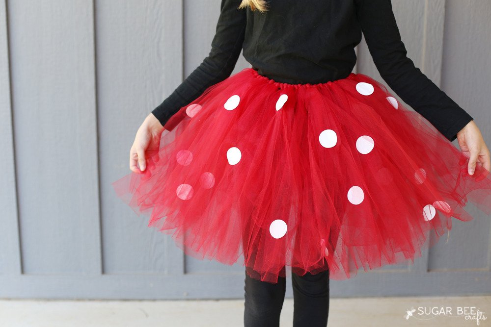 DIY Minnie Mouse Costume For Adults
 DIY Minnie Mouse Costume yep NO sew Sugar Bee Crafts