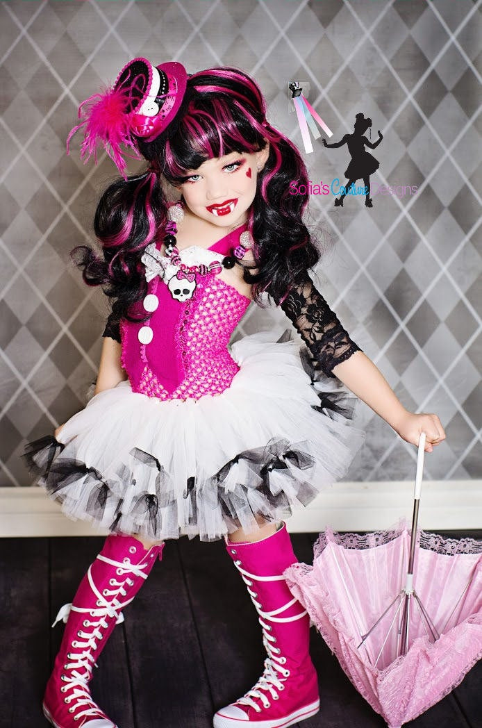DIY Monster High Costume
 Monster High inspired costume Draculaura by