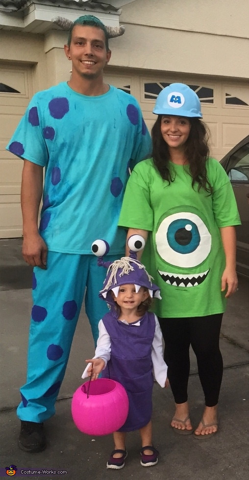 DIY Monsters Inc Costume
 Monsters Inc Family Costume Halloween