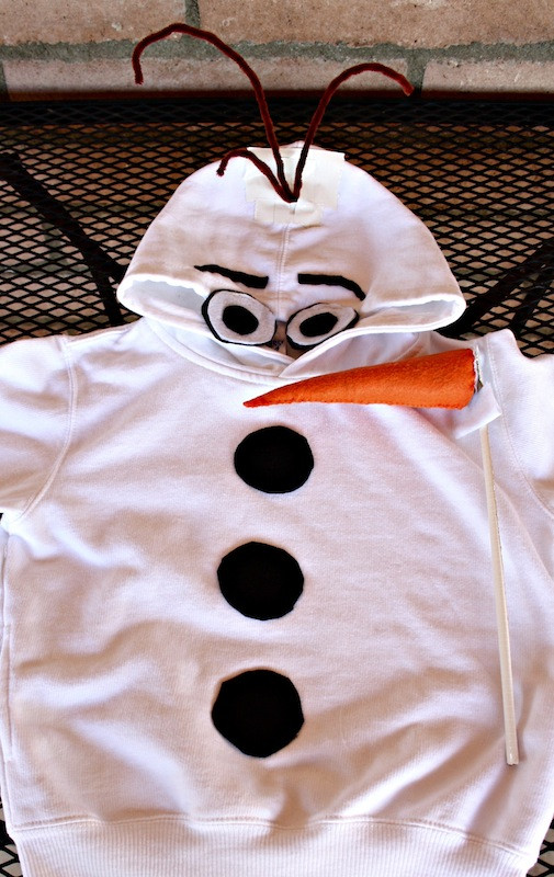 DIY Olaf Costume
 DIY Olaf Costume
