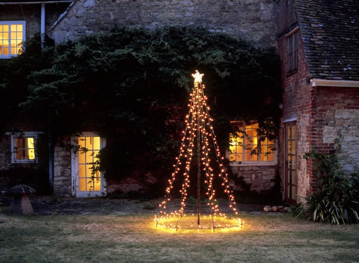 DIY Outdoor Christmas Tree
 DIY Christmas Light Decoration Ideas Outdoor Christmas