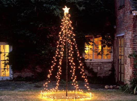 DIY Outdoor Christmas Tree
 Saturday December 13 Tree Lighting and Carol Singing at