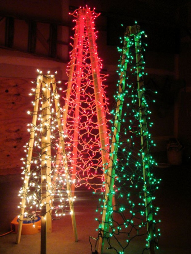 DIY Outdoor Christmas Tree Made Of Lights
 DIY Outdoor Christmas Decorating