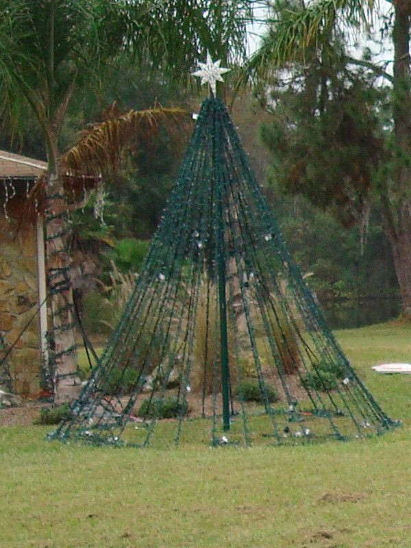 DIY Outdoor Christmas Tree Made Of Lights
 Best 25 Christmas yard decorations ideas on Pinterest