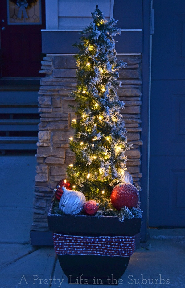 DIY Outdoor Christmas Tree Made Of Lights
 25 best ideas about Outdoor Christmas Trees on Pinterest
