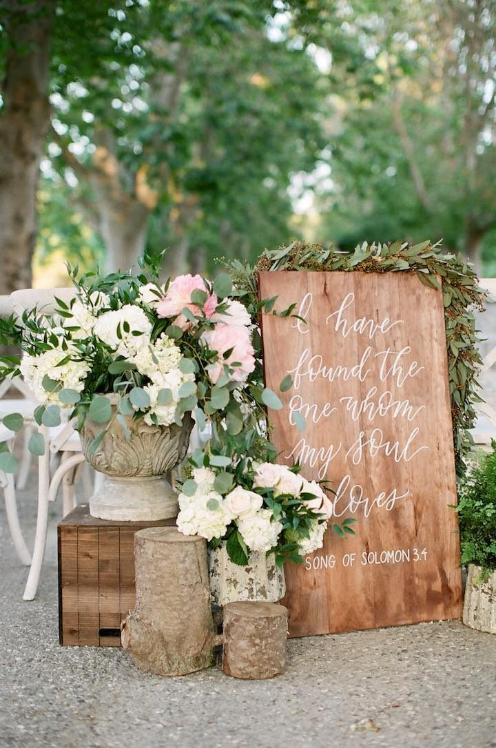 DIY Outdoor Wedding Decorations
 Pretty Bud Friendly Wedding decorating Ideas 30 Easy to