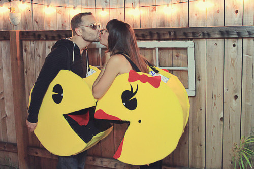 DIY Pacman Costume
 Couples Halloween Costume DIY Pacman – Julie Ann Art