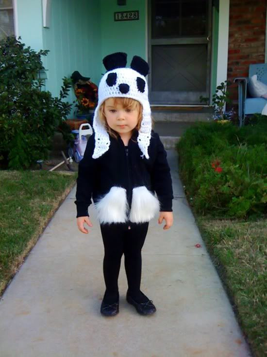DIY Panda Costume
 DON’T FORGET Send Me Your Homemade Costume Goodness