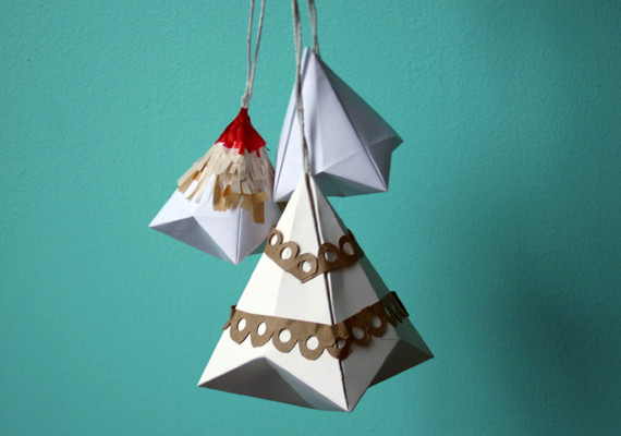 DIY Paper Christmas Ornament
 Christmas DIY Ornaments and Décor