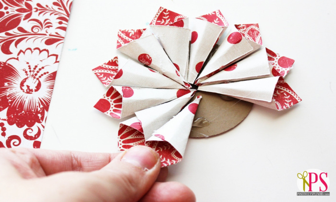 DIY Paper Christmas Ornaments
 Fun decorations for your room diy paper christmas tree