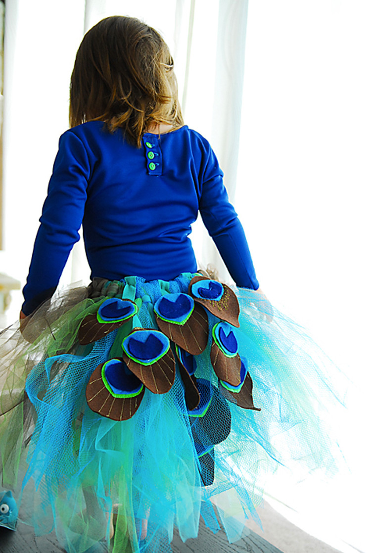 DIY Peacock Costume
 21 Things to Make with Tulle besides tutus The Sewing