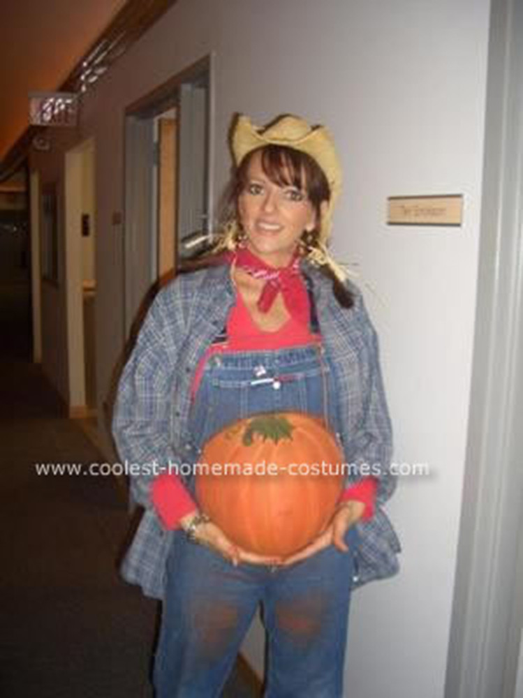 DIY Pregnant Costume
 Halloween Costumes For Pregnant Women That Are Fun Easy