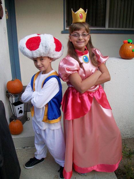 DIY Princess Peach Costume
 Tearful Touch Halloween Costumes DIY or Not