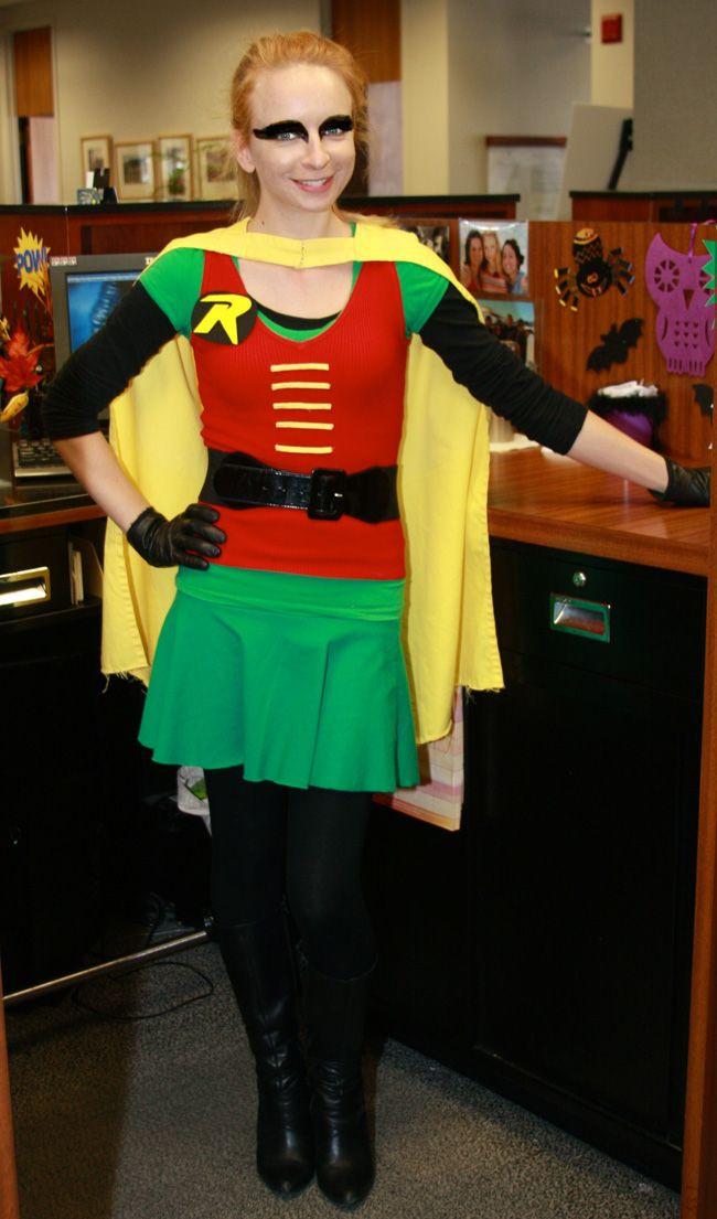 DIY Robin Costume
 Best 25 Batman costume girl ideas on Pinterest