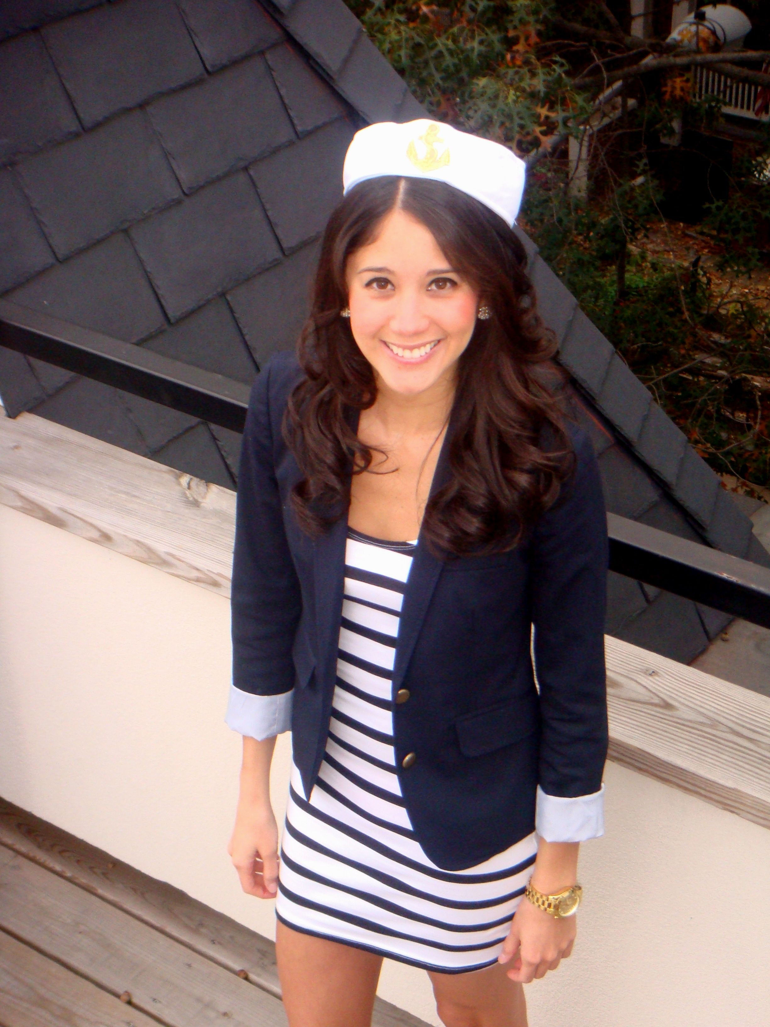 DIY Sailor Costume
 DIY Halloween Sailor Tar sailor hat H&M stripe dress