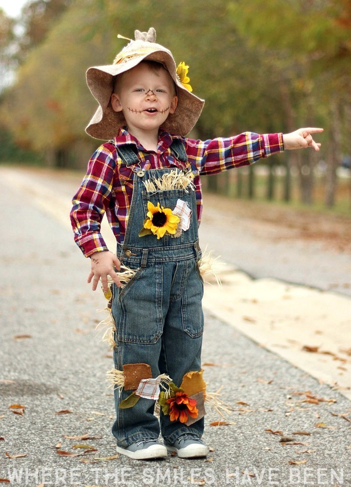 DIY Scarecrow Costume
 Easy & Adorable DIY Scarecrow Costume That s Perfect for