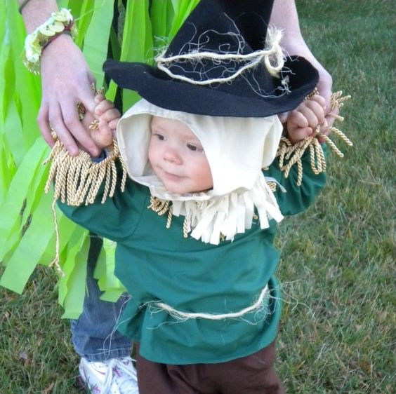 DIY Scarecrow Costume Wizard Of Oz
 Scarecrows Baby costumes and Wizard of oz on Pinterest