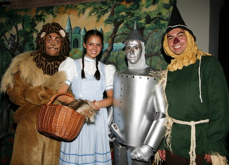 DIY Scarecrow Costume Wizard Of Oz
 76 best Wizard of Oz images on Pinterest