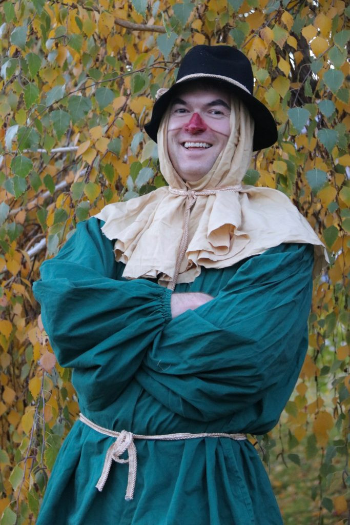 DIY Scarecrow Costume Wizard Of Oz
 Family Wizard of Oz Costumes DIY Scarecrow Yes You Can