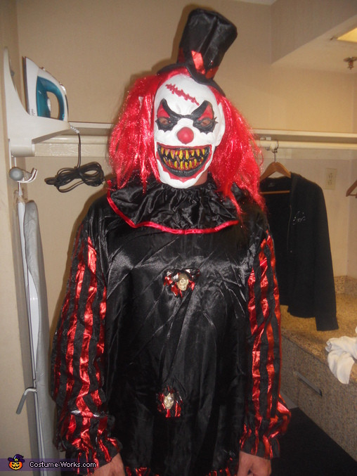 DIY Scary Clown Costume
 Scary Clown Halloween Costume