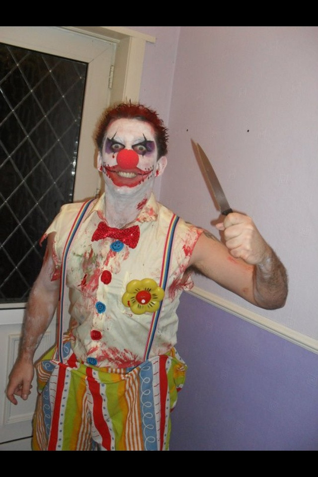 DIY Scary Clown Costume
 Scary clown b0o Sp00ked you " " Pinterest