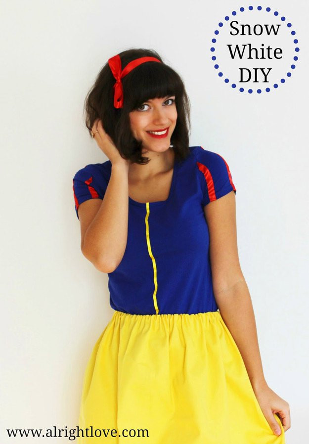 DIY Snow White Costume
 13 Clever DIY Halloween Costumes for Adults DIY Ready