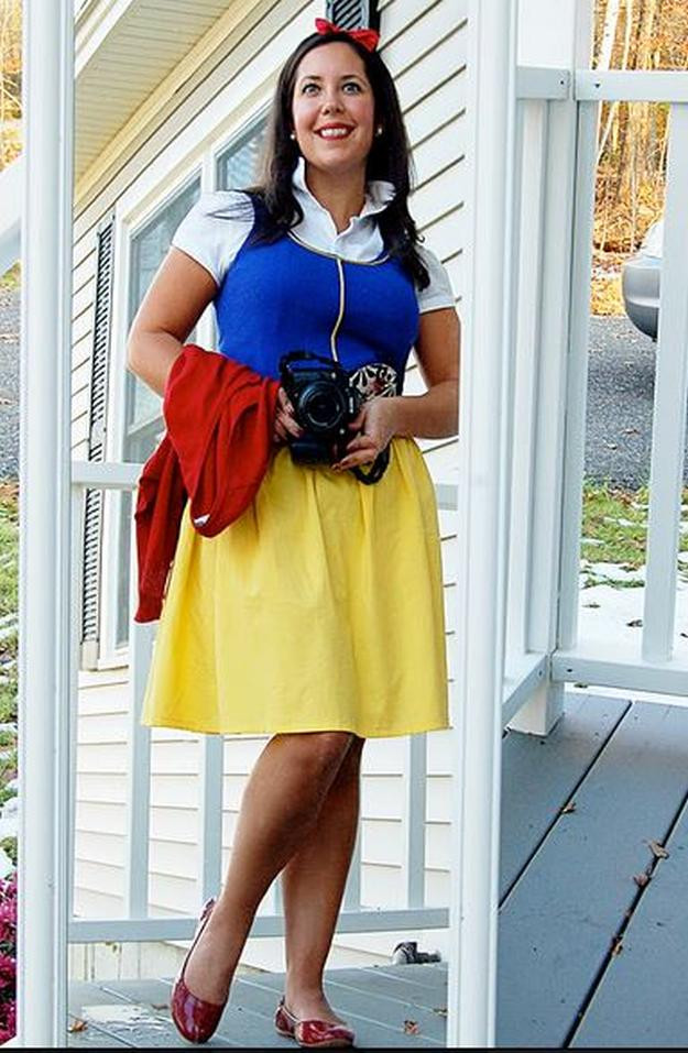 DIY Snow White Costume
 Snow White Costume Ideas For Halloween
