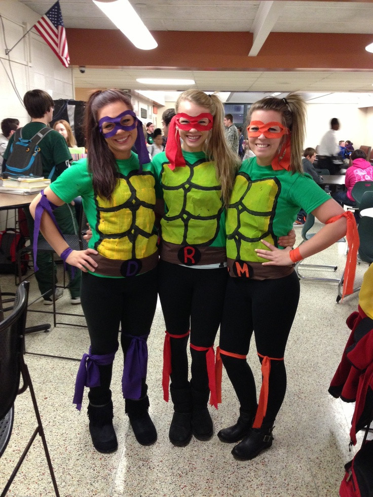 DIY Tmnt Costume
 Super easy homemade Teenage Mutant Ninja Turtles costumes