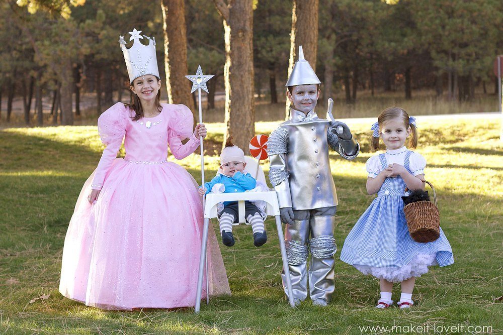 DIY Wizard Of Oz Costume
 15 DIY Halloween Costume Ideas for Kids