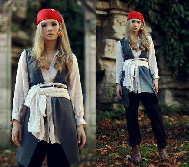 DIY Womens Pirate Costume
 25 Argh tastic DIY Pirate Costume Ideas