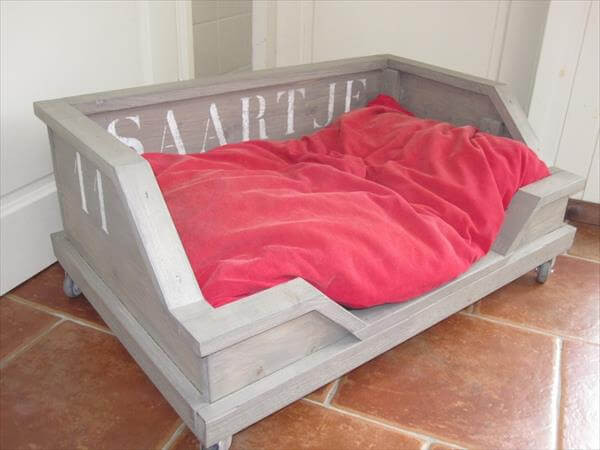 DIY Wood Dog Beds
 11 DIY Pallet Dog Bed Ideas