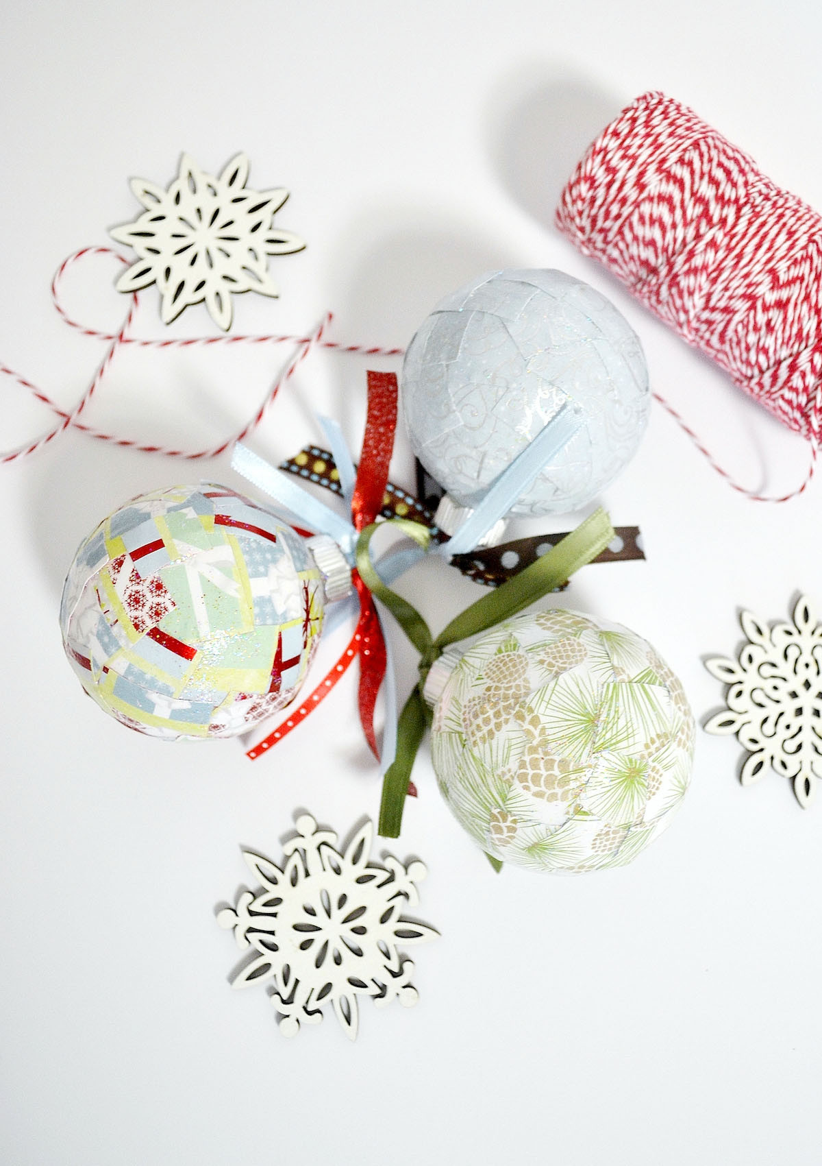 Easy Christmas DIY
 50 DIY Paper Christmas Ornaments To Create With The Kids