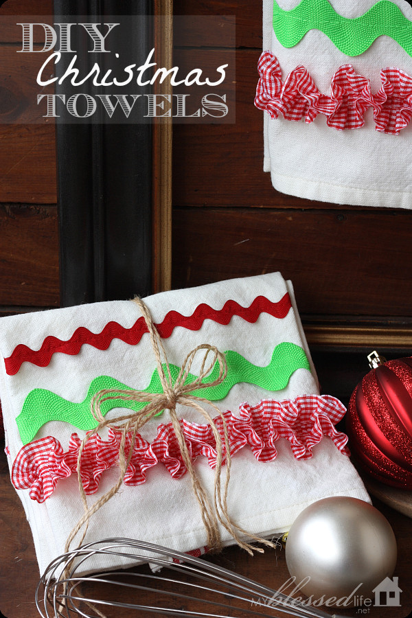Easy DIY Christmas Decorations
 DIY Christmas Kitchen Towels