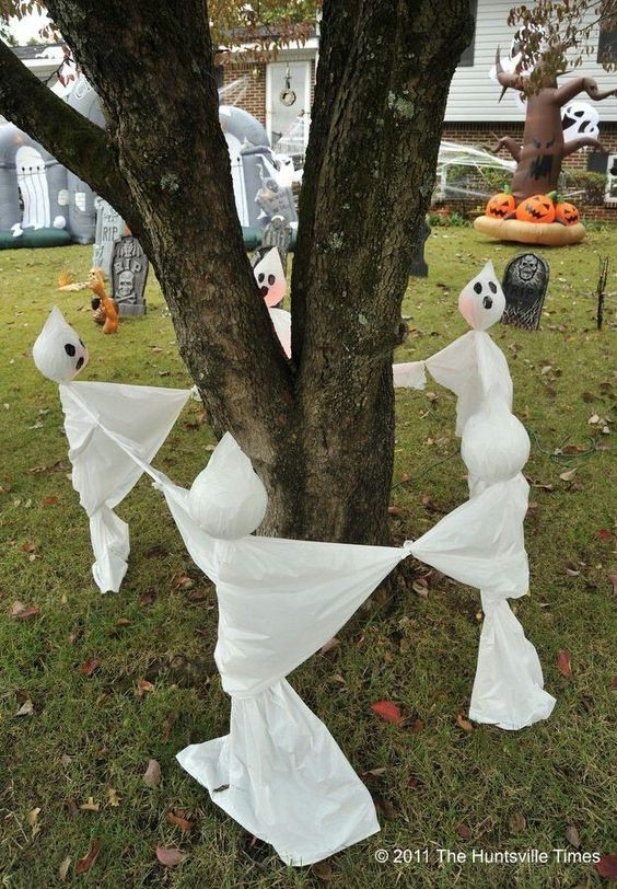 Easy Homemade Outdoor Halloween Decorations
 20 Easy to Make Halloween Decorations Hative
