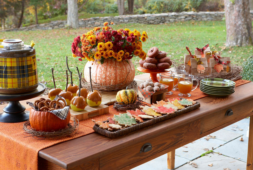 Easy Thanksgiving Table Decorations
 27 Easy Thanksgiving Centerpieces for Your Holiday Table