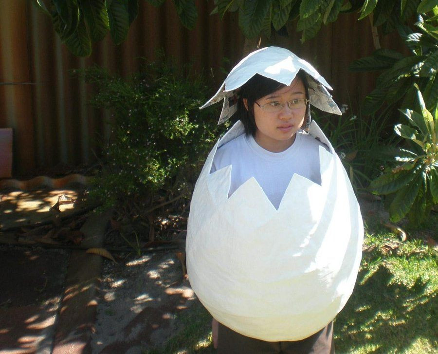 Egg Costume DIY
 Here is an egg costume for a school art project for