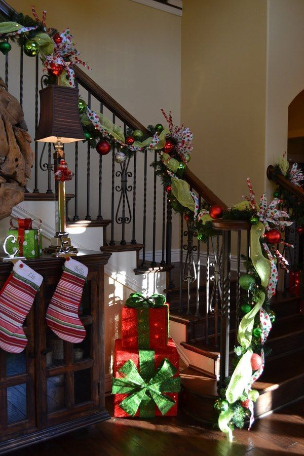 Entryway Christmas Decorations
 Best 25 Christmas entryway ideas on Pinterest