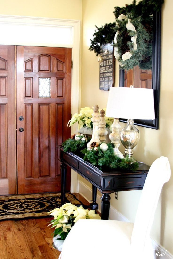 Entryway Christmas Decorations
 Best 25 Christmas entryway ideas on Pinterest